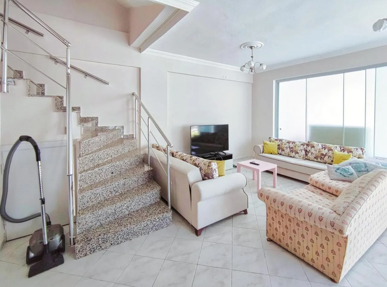 Hostel Enjoy Çeşme